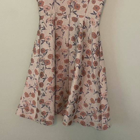 Gal Meets Glam Lola Dancing Daisy Jacquard Dress - Picture 8 of 9